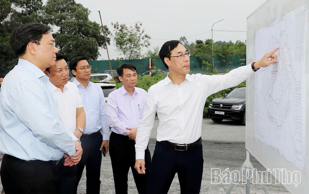 Chủ tịch UBND tỉnh thăm, làm việc tại 3 xã Thanh Ba, Quảng Yên, Hoàng Cương