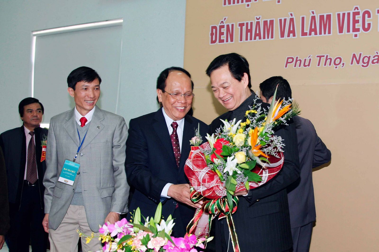 Thủ tướng Nguyễn Tấn Dũng thăm và làm việc tại Nhà máy